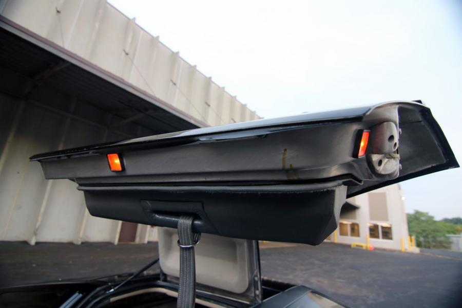Детали экстерьера DeLorean DMC-12 in Black 1981 года  (фото 110 из 207)